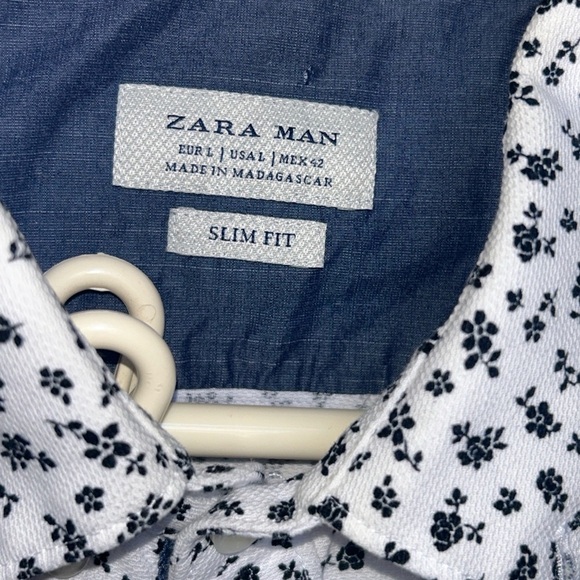 Denim & Flower White and Blue Floral Button Down Shirt - Picture 5 of 12